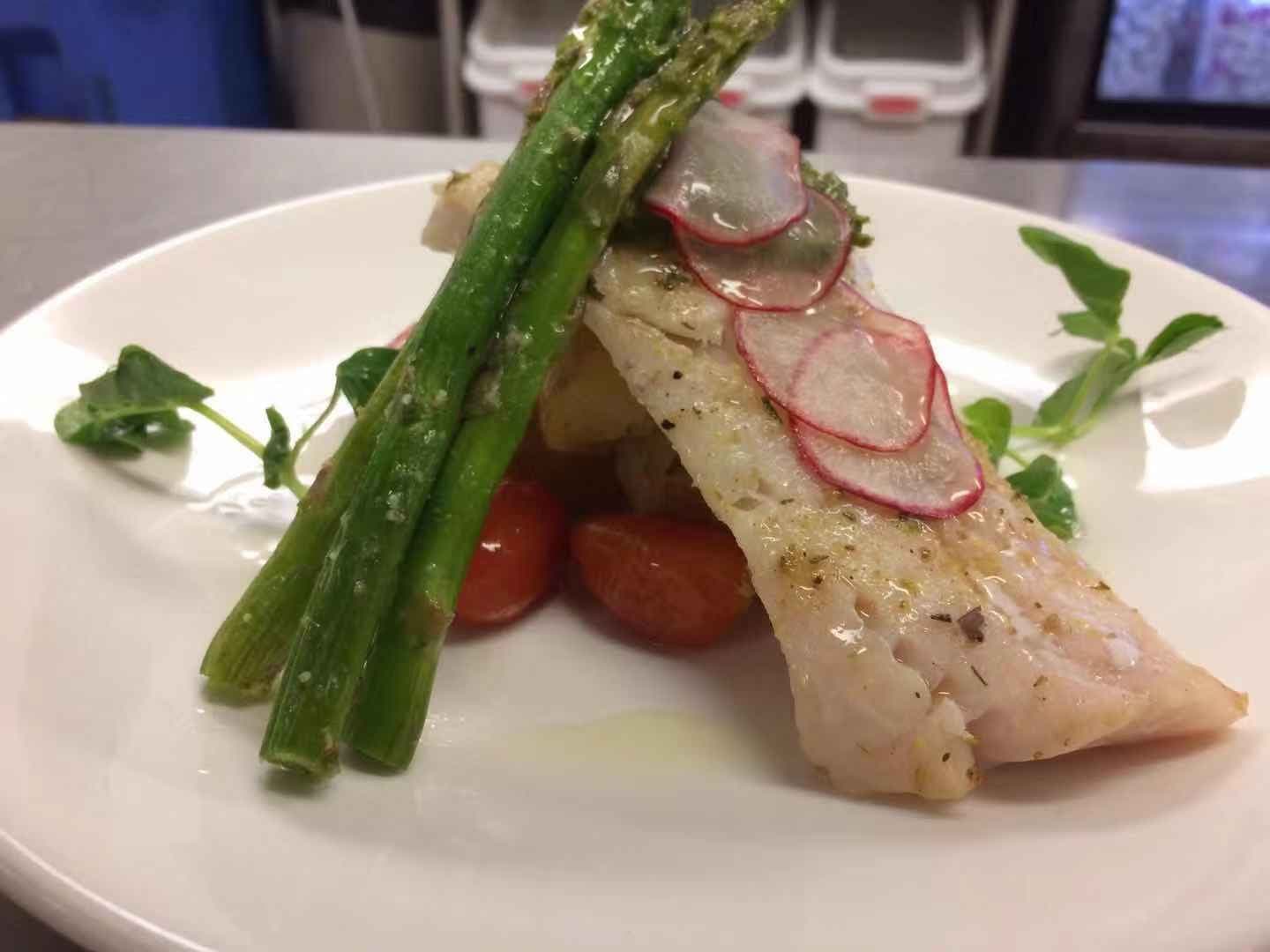 Pan-seared fish with asparagus